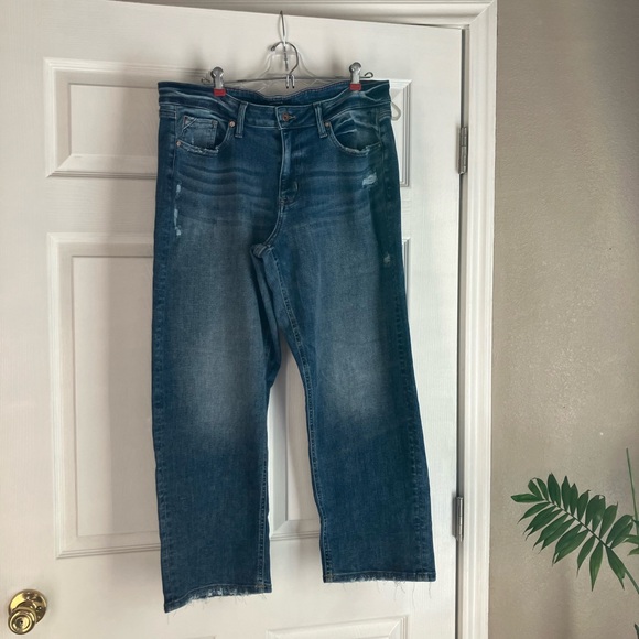 Edgely relaxed boyfriend crop jeans. New without tags. Size 16. - Picture 2 of 5